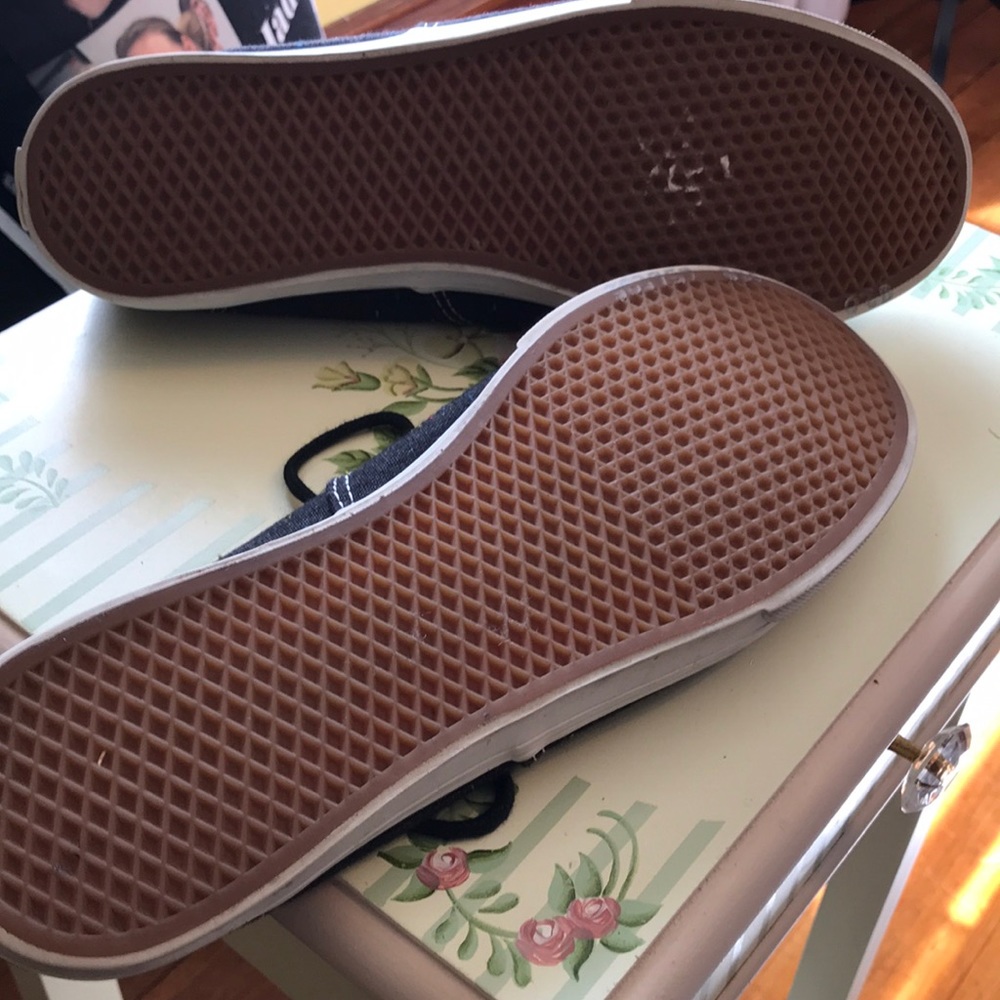 Vans - Picture 6 of 6